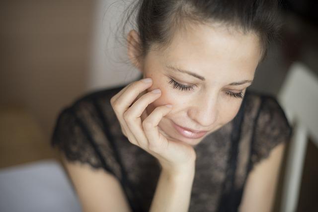 Jeune chaude sur chaturbate douée prépare une surprise chaude camgirl discrète en ligne